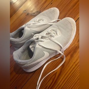 WOMENS nike sneakers 7.5